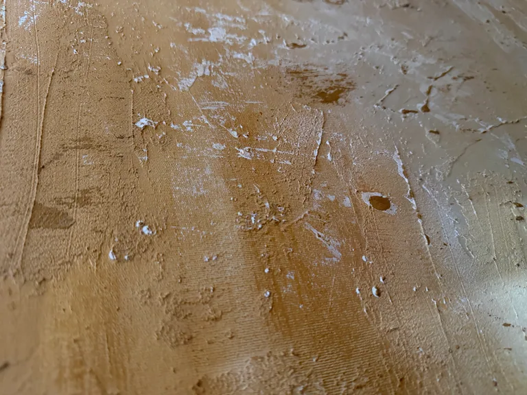 Surface detail — Amber Strata by Alyne Perfeito
