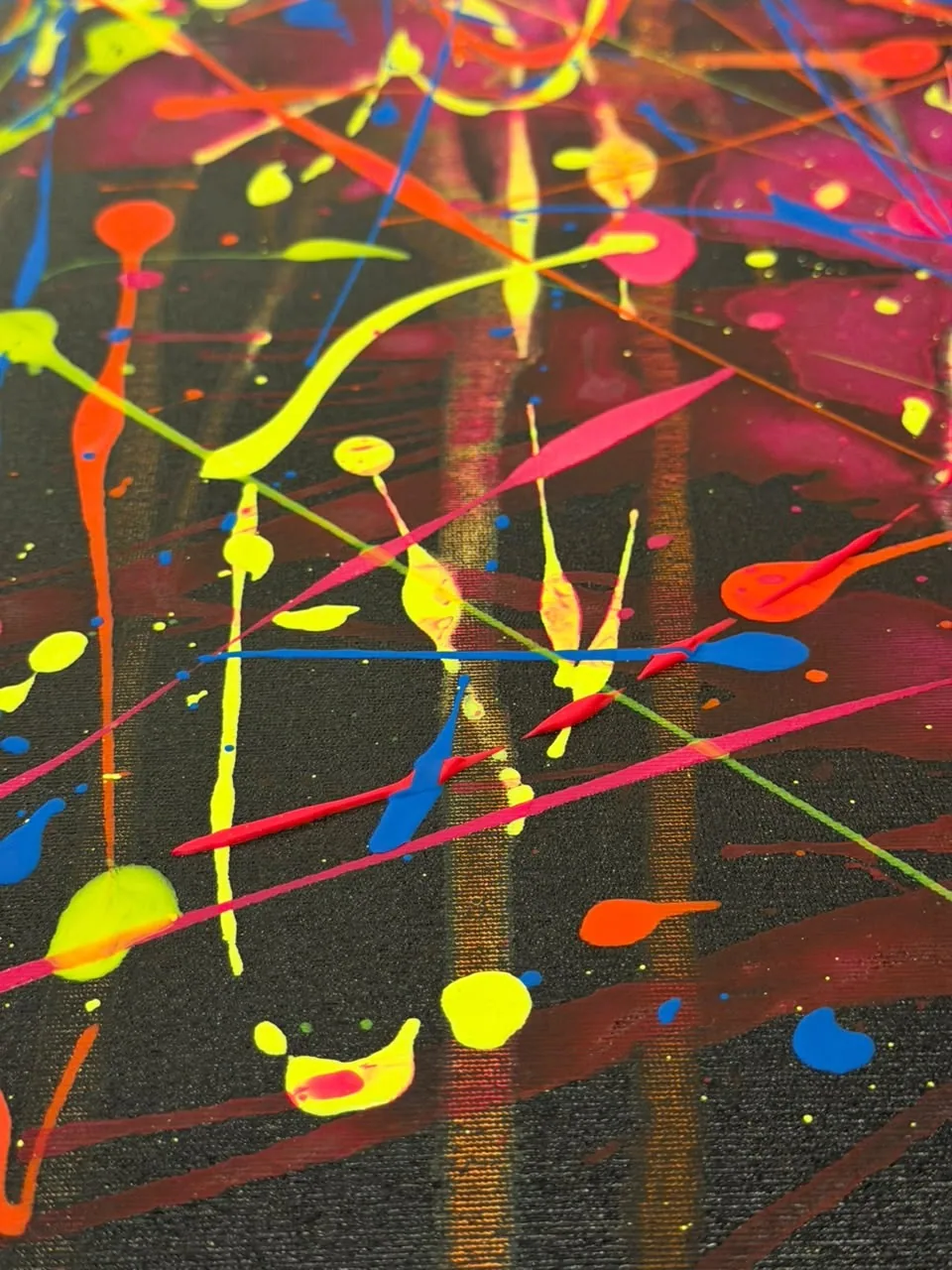 Surface detail — Electric Nocturne by Alyne Perfeito, 80 x 170 cm (31.5 x 66.9 in)