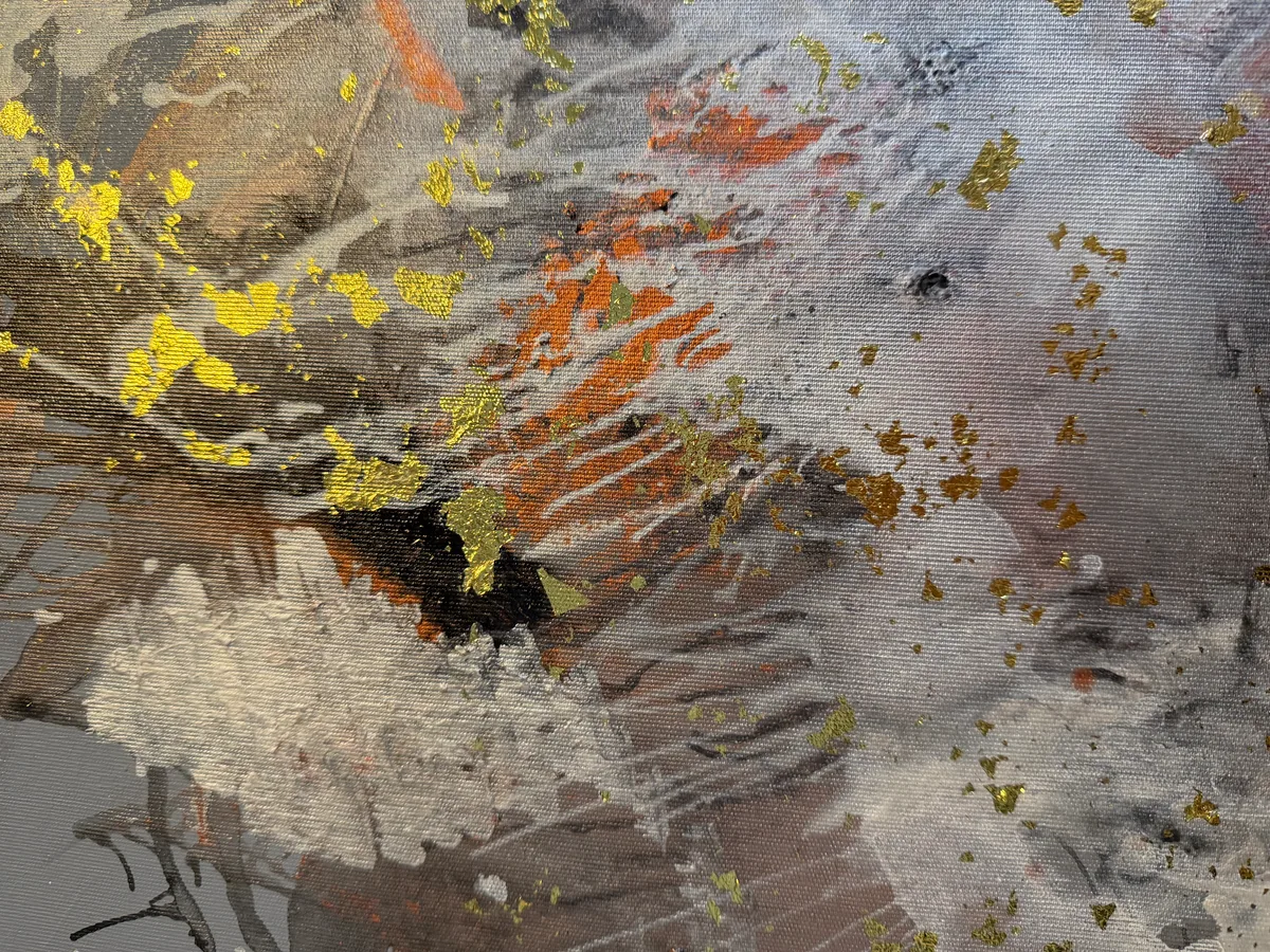 Surface detail — Origin of Light by Alyne Perfeito, 60 x 80 cm (23.6 x 31.5 in)