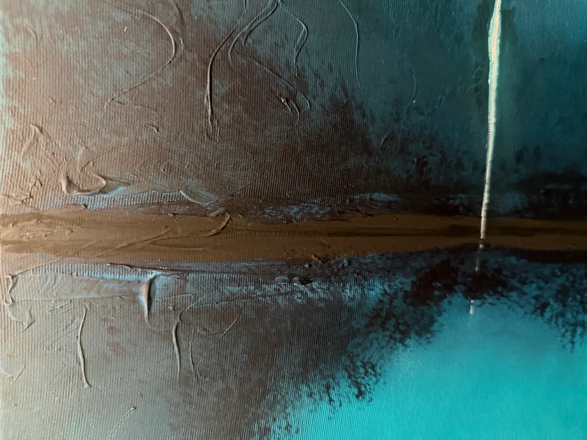 Surface detail — Veil of Light by Alyne Perfeito, 70 x 110 cm (27.6 x 43.3 in)