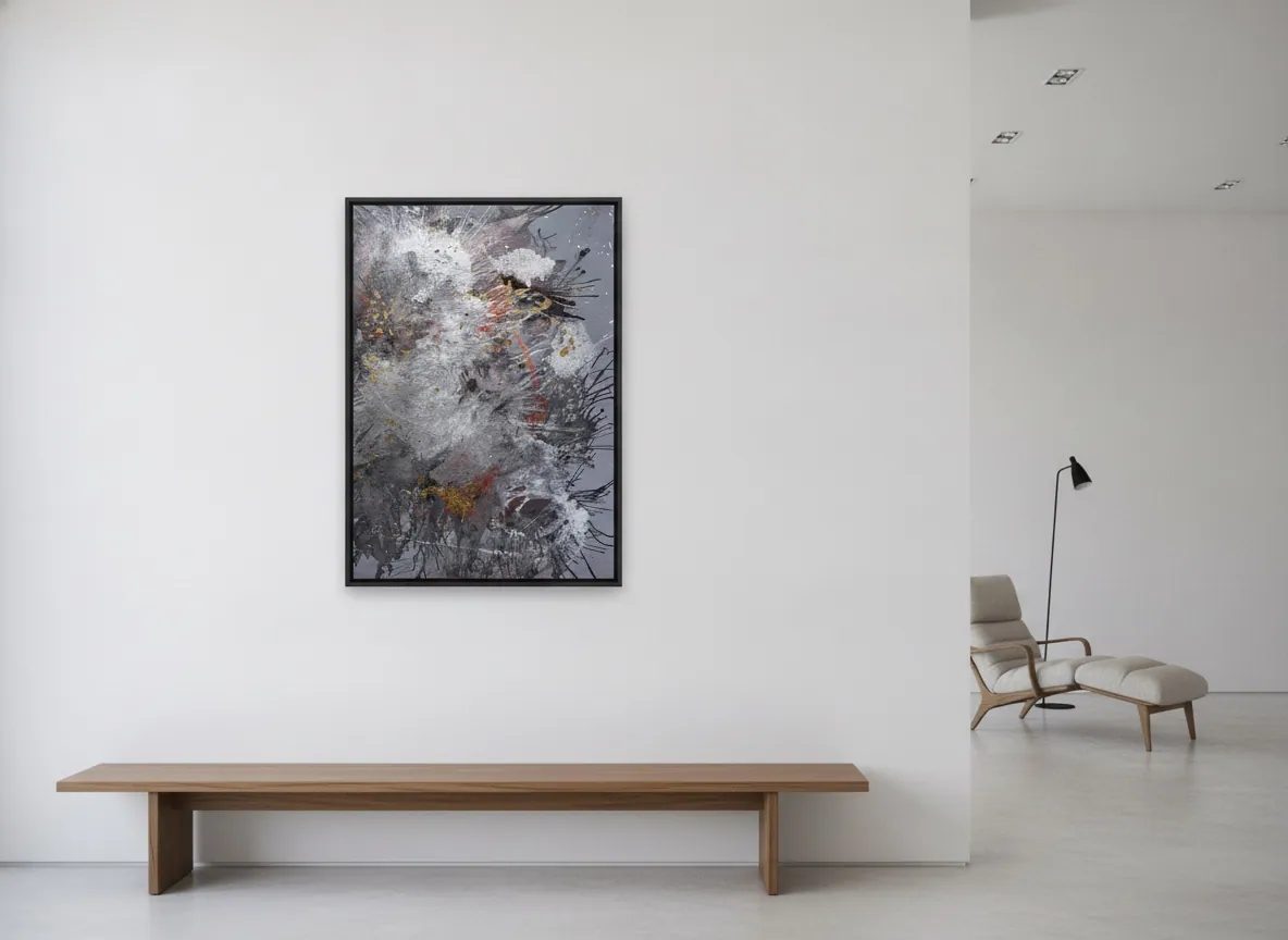 Origin of Light (60 x 80 cm), técnica mista com acrílica e folha de ouro sobre tela, em ambiente interno de parede lisa e clara — Alyne Perfeito, Perfeito Studio